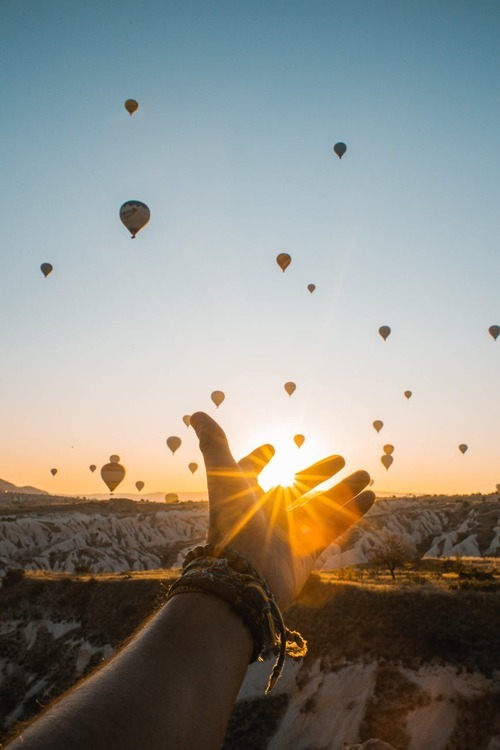 Sicher fliegen – die perfekten Accessoires von Holdit